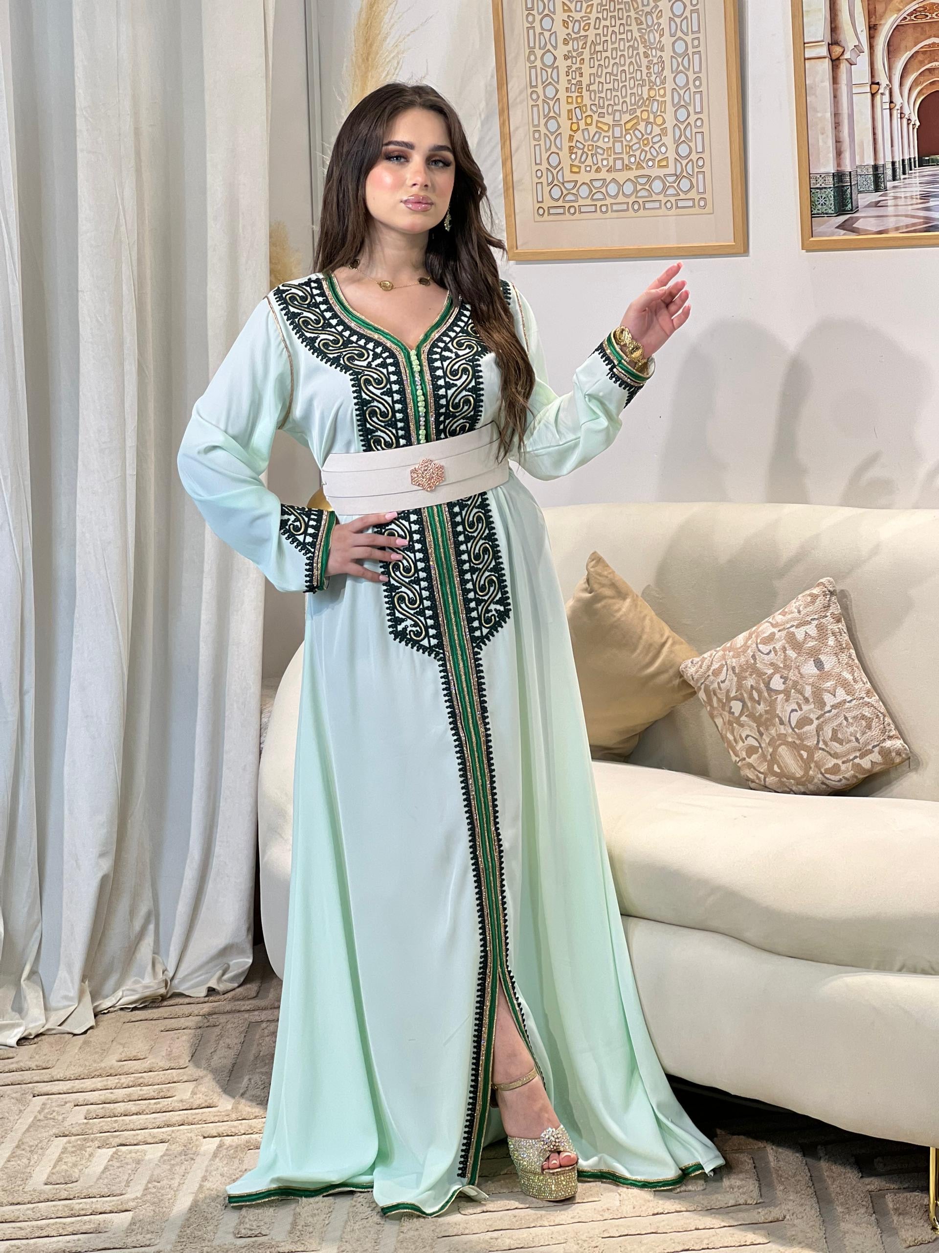 Caftan رُقيّ